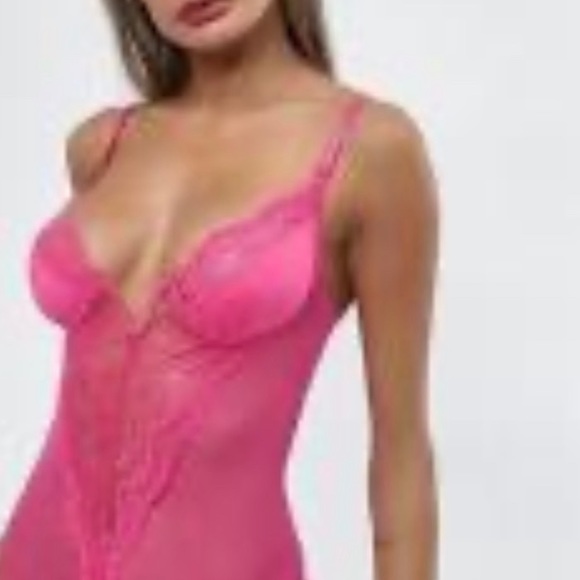 Lingerie - Picture 5 of 8